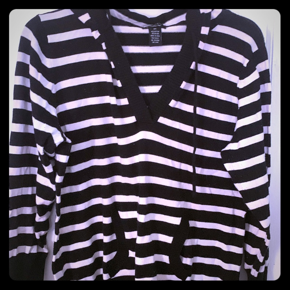Black and white hoodie.